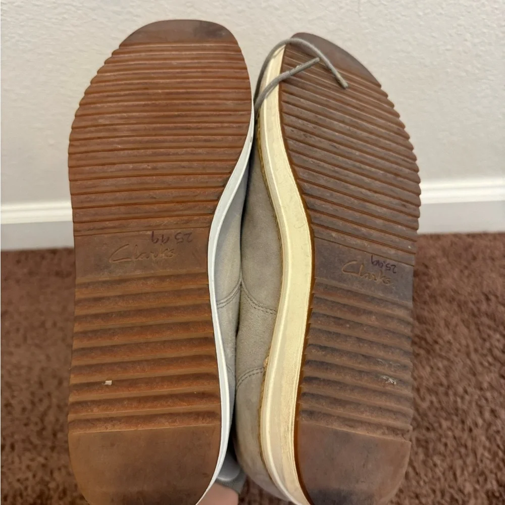 Clarks Teadale Rhea Oxfords Light Grey Suede Shoes Size 10 - Picture 9 of 11